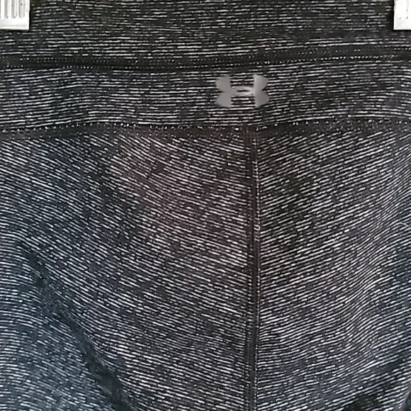 Large women's Under Armour capri leggings dark blueish gray - Picture 3 of 5